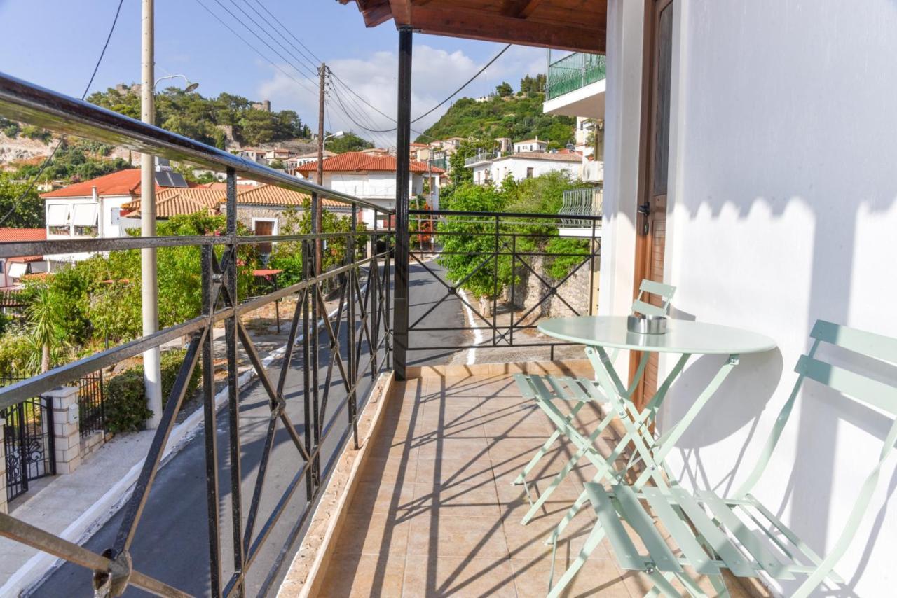 Appartement Prana'S Castle à Kyparissia Extérieur photo